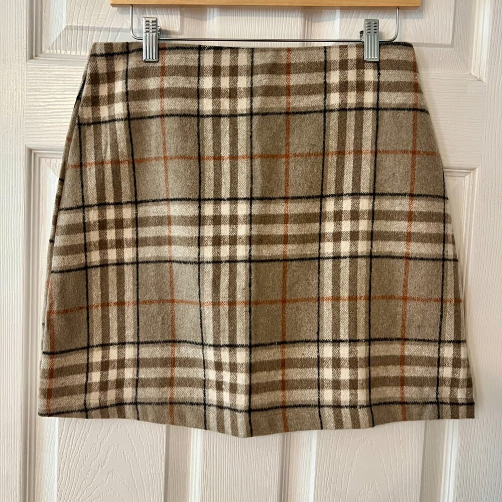 NWT Plaid Mini Skirt Size Medium